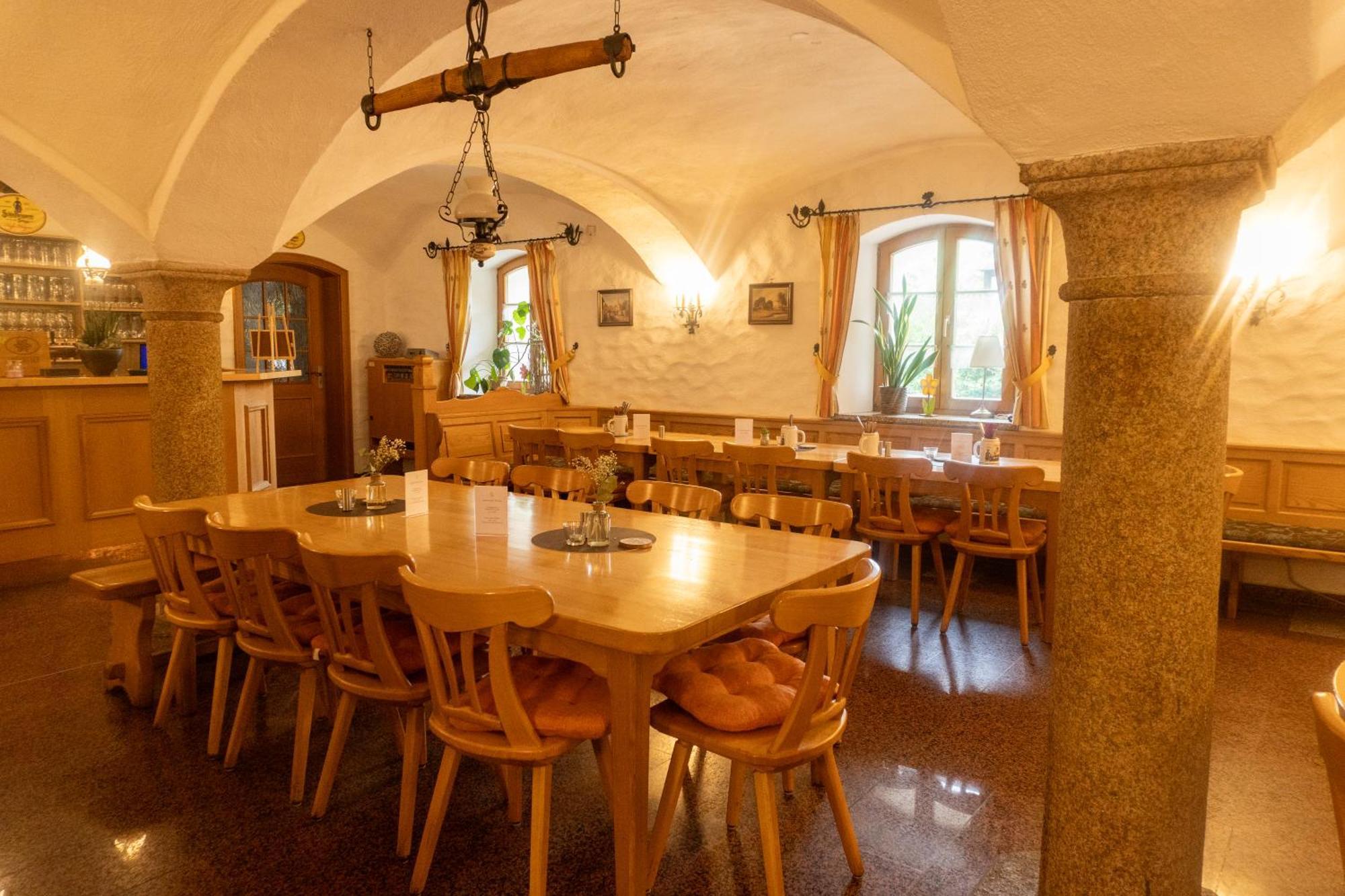 Landgasthof - Braukeller - Fattigau Oberkotzau المظهر الخارجي الصورة